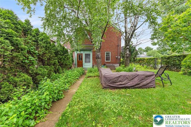 1204 West Market Street, Bethlehem City, PA 18018