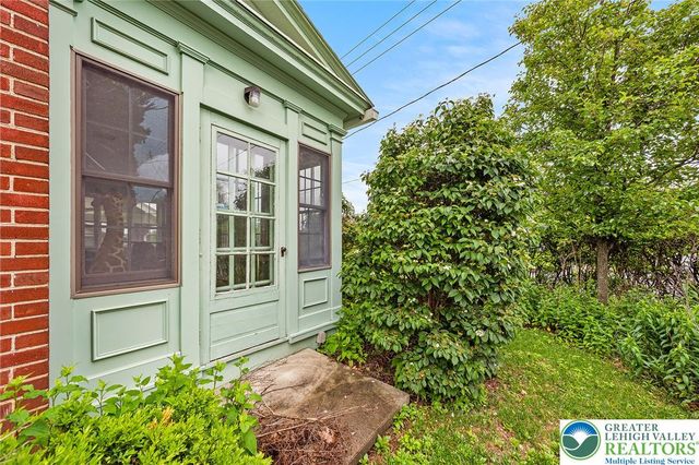 1204 West Market Street, Bethlehem City, PA 18018