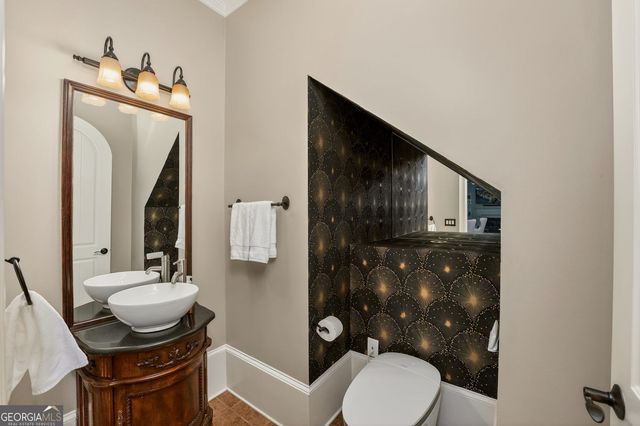 415 Falling Water Avenue, Woodstock, GA 30189