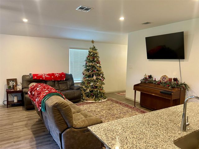 6515 Alexis Street, Beaumont, TX 77708