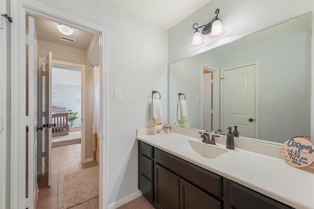 111 Meadow Valley Drive, Conroe, TX 77384