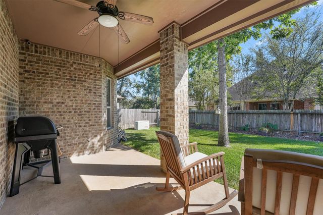 111 Meadow Valley Drive, Conroe, TX 77384