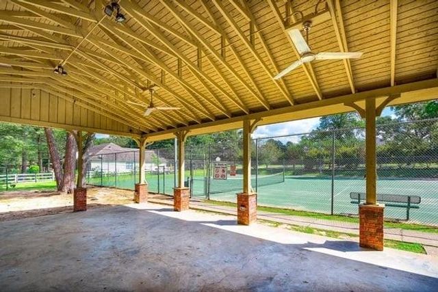 111 Meadow Valley Drive, Conroe, TX 77384