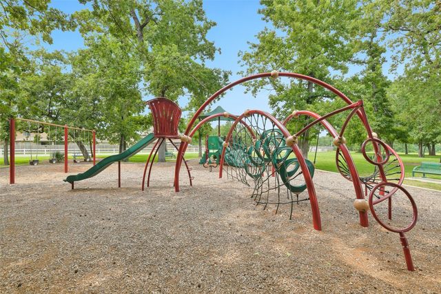 111 Meadow Valley Drive, Conroe, TX 77384