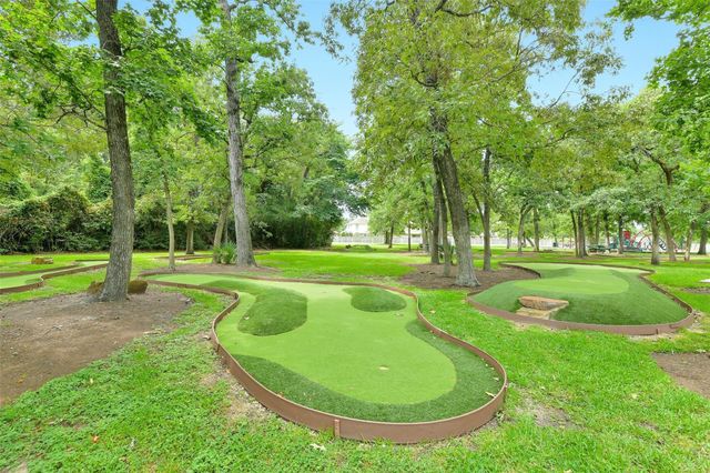 111 Meadow Valley Drive, Conroe, TX 77384