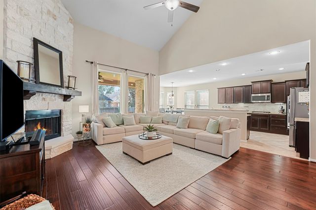 111 Meadow Valley Drive, Conroe, TX 77384