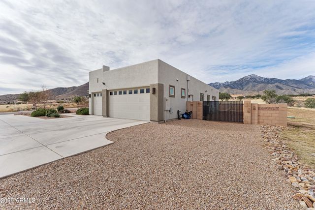 6532 E Saddlehorn Circle, Hereford, AZ 85615