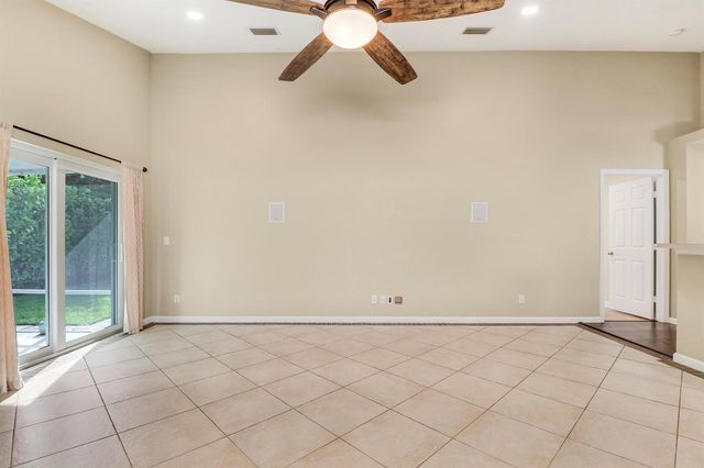 140 Pennock Landing Circle, Jupiter, FL 33458