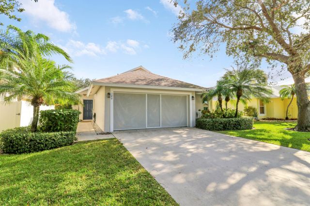 140 Pennock Landing Circle, Jupiter, FL 33458