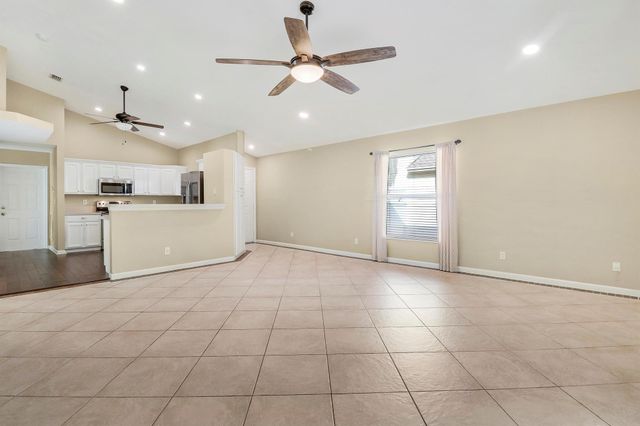 140 Pennock Landing Circle, Jupiter, FL 33458
