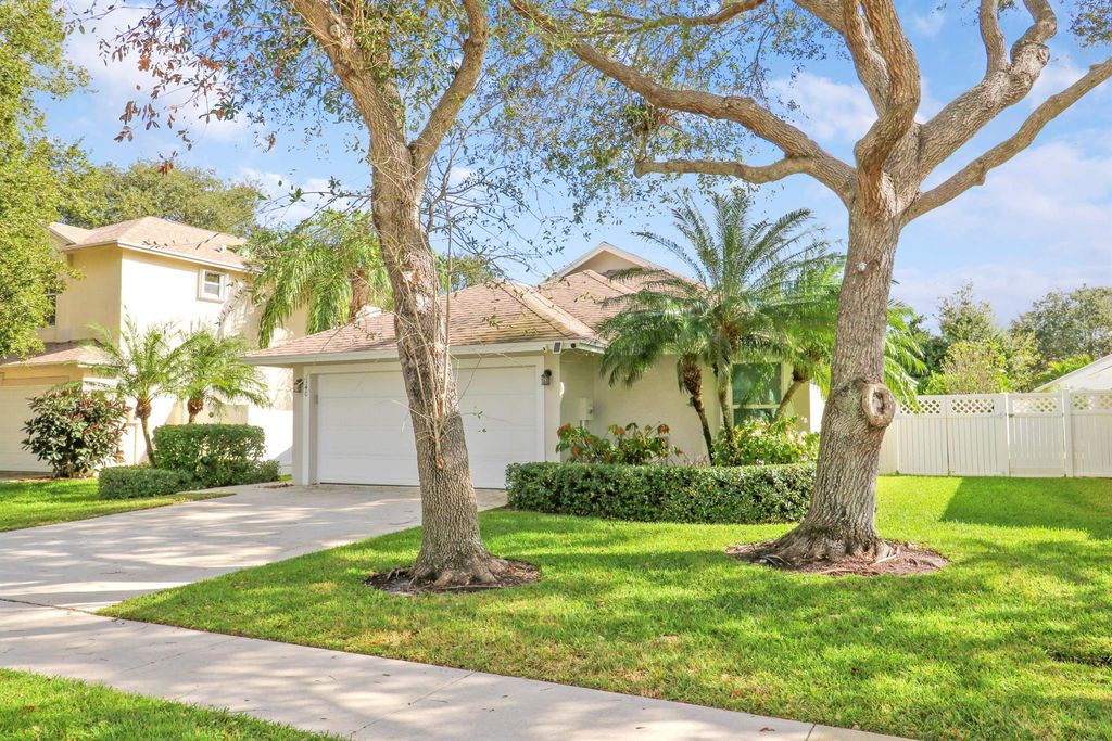 140 Pennock Landing Circle, Jupiter, FL 33458