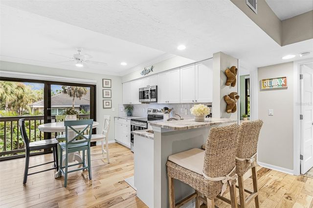 1135 LAKE HOUSE CIRCLE C115, Sarasota, FL 34242