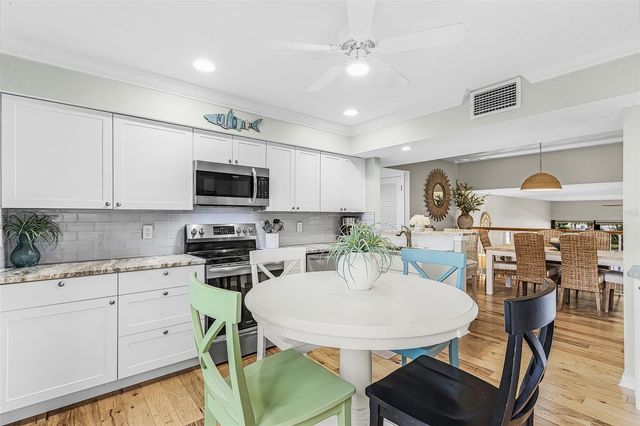 1135 LAKE HOUSE CIRCLE C115, Sarasota, FL 34242