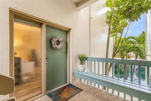 1135 LAKE HOUSE CIRCLE C115, Sarasota, FL 34242