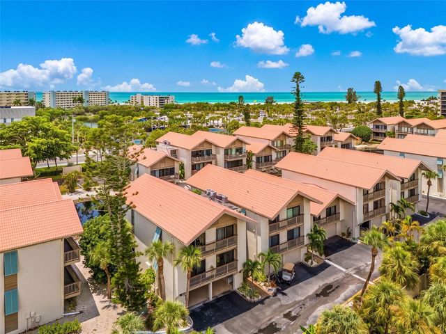 1135 LAKE HOUSE CIRCLE C115, Sarasota, FL 34242