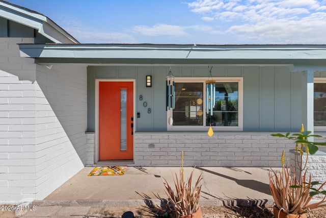 808 E CINNABAR Avenue, Phoenix, AZ 85020