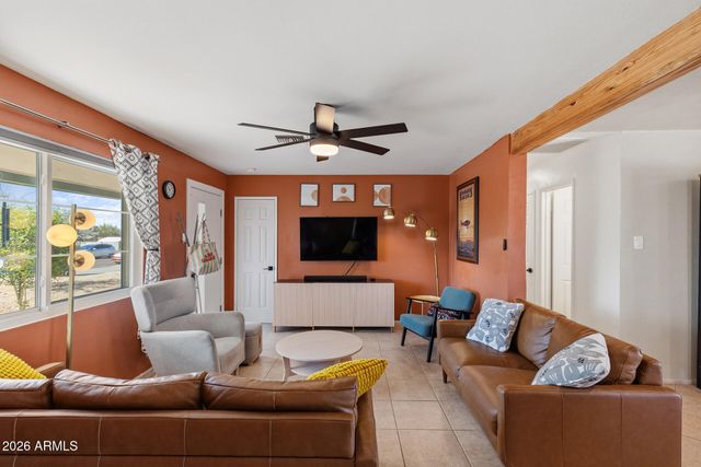 808 E CINNABAR Avenue, Phoenix, AZ 85020