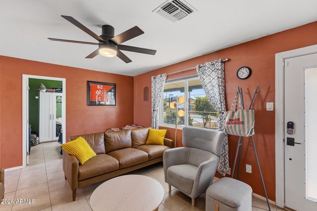 808 E CINNABAR Avenue, Phoenix, AZ 85020