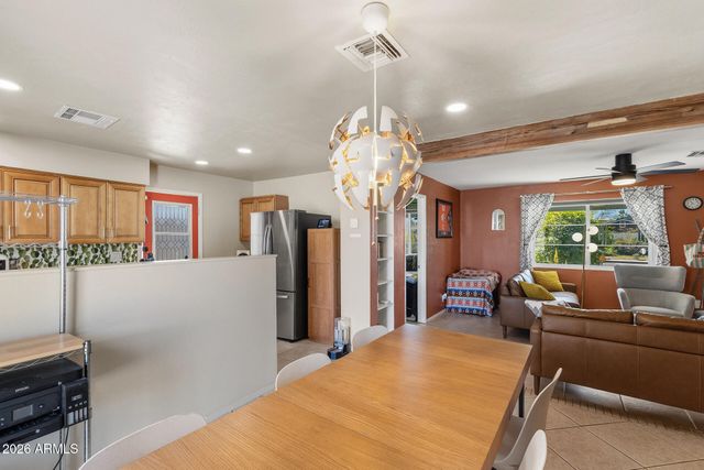 808 E CINNABAR Avenue, Phoenix, AZ 85020