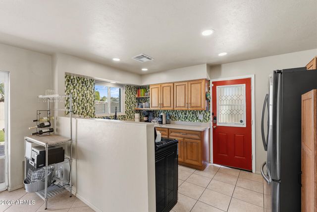 808 E CINNABAR Avenue, Phoenix, AZ 85020