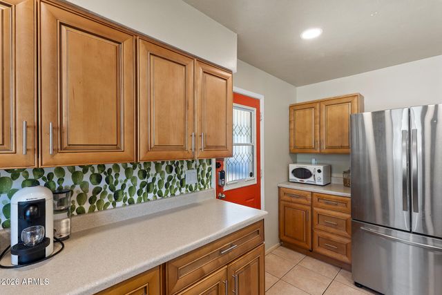 808 E CINNABAR Avenue, Phoenix, AZ 85020