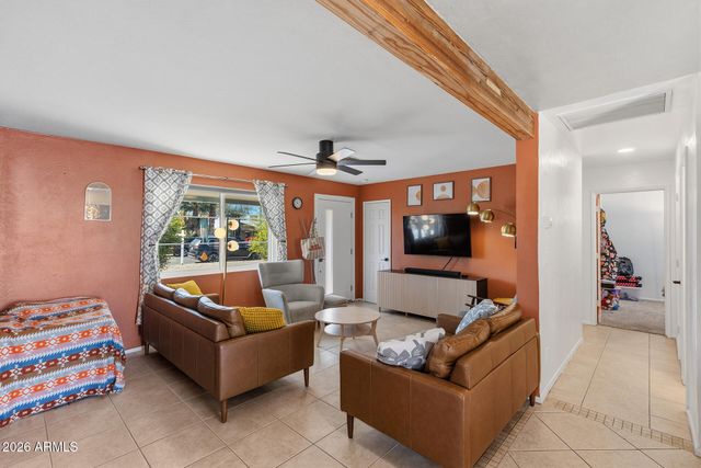 808 E CINNABAR Avenue, Phoenix, AZ 85020