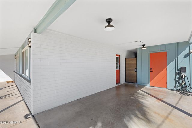 808 E CINNABAR Avenue, Phoenix, AZ 85020