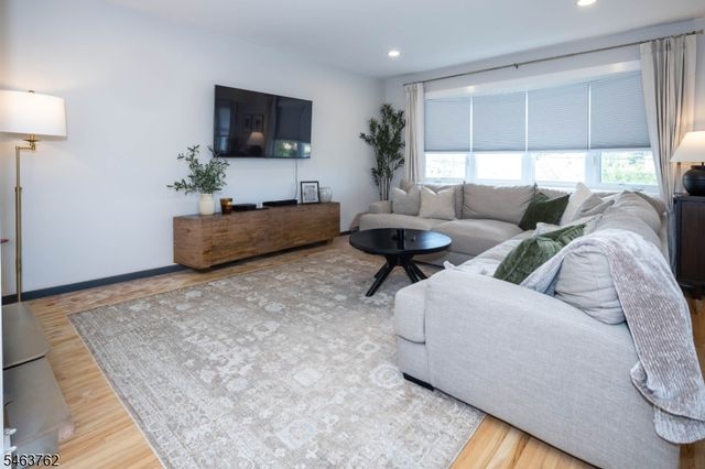 301 N 16Th St, Kenilworth Boro, NJ 07033
