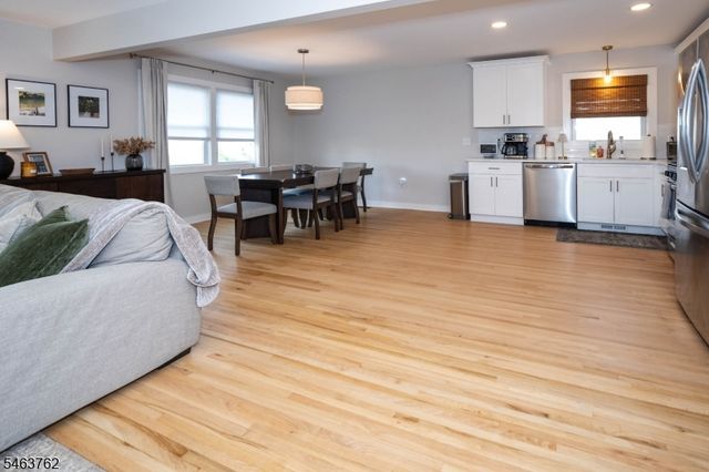 301 N 16Th St, Kenilworth Boro, NJ 07033