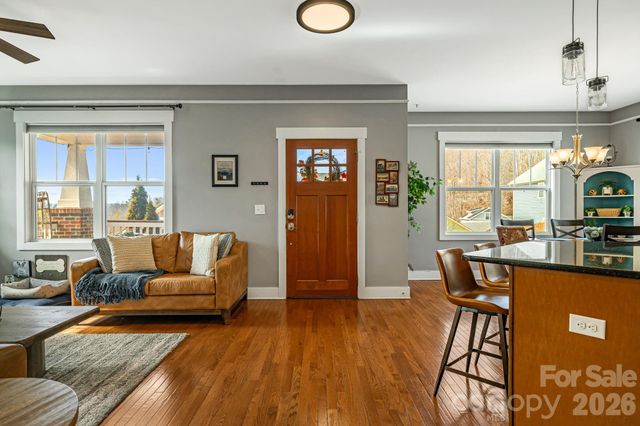 17 Byrdcliffe Lane, Asheville, NC 28805