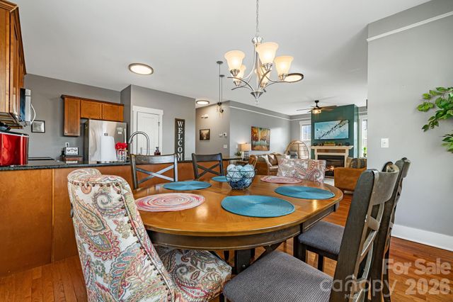 17 Byrdcliffe Lane, Asheville, NC 28805