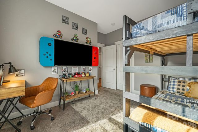 17 Byrdcliffe Lane, Asheville, NC 28805