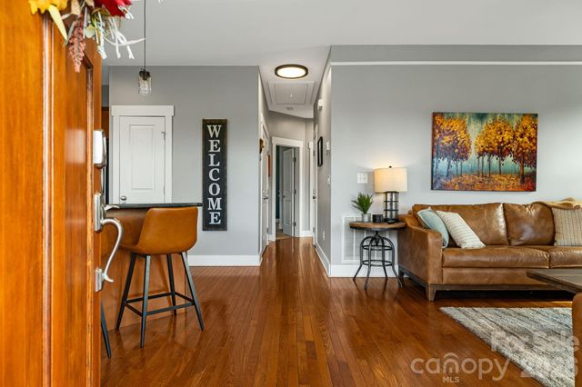 17 Byrdcliffe Lane, Asheville, NC 28805