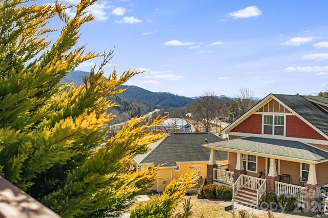 17 Byrdcliffe Lane, Asheville, NC 28805