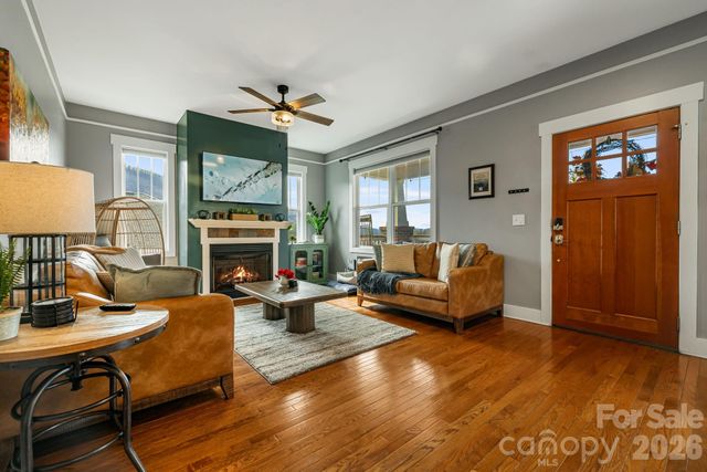 17 Byrdcliffe Lane, Asheville, NC 28805