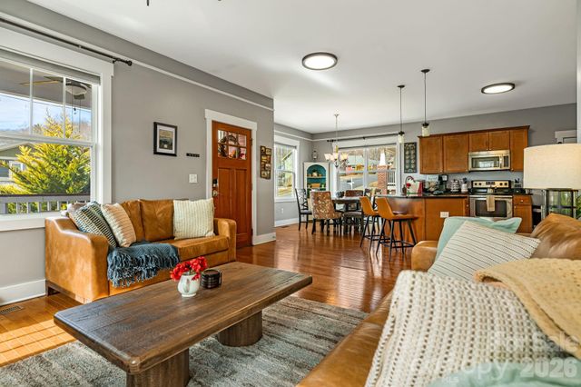 17 Byrdcliffe Lane, Asheville, NC 28805