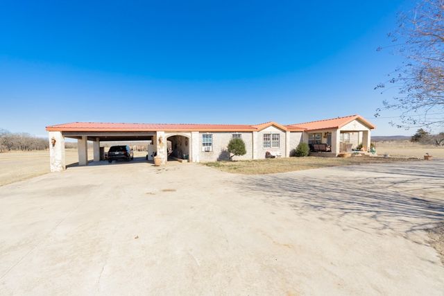 474 Hanging Tree Road, Bowie, TX 76230
