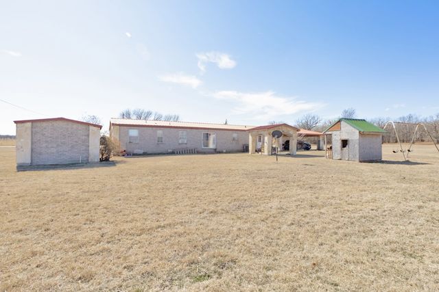 474 Hanging Tree Road, Bowie, TX 76230