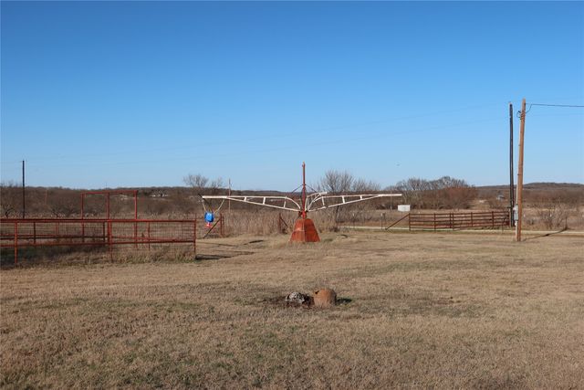 474 Hanging Tree Road, Bowie, TX 76230