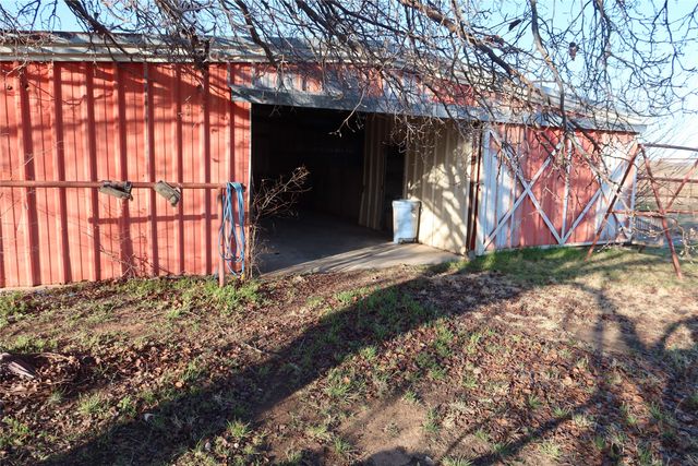 474 Hanging Tree Road, Bowie, TX 76230