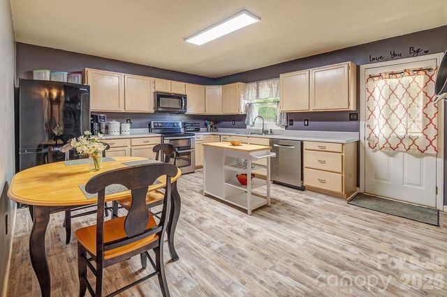 120 Eastwood Avenue, Swannanoa, NC 28778