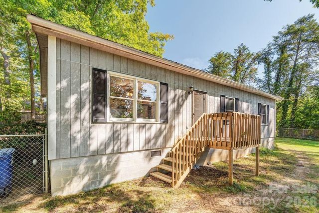 120 Eastwood Avenue, Swannanoa, NC 28778