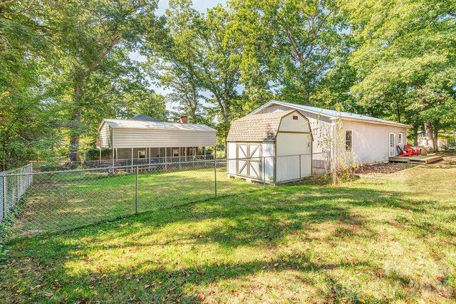 120 Eastwood Avenue, Swannanoa, NC 28778