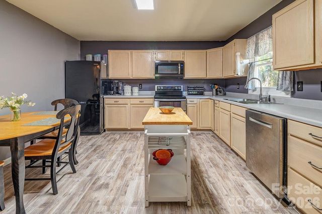 120 Eastwood Avenue, Swannanoa, NC 28778