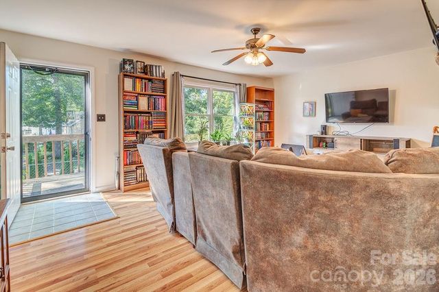 120 Eastwood Avenue, Swannanoa, NC 28778