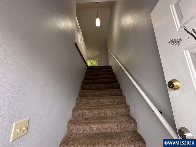 3027 NE D St, Salem, OR 97301