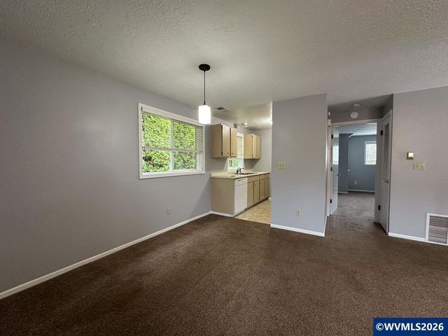 3027 NE D St, Salem, OR 97301