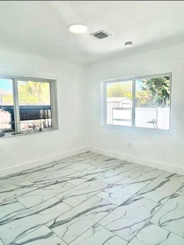 15925 NE 18th Ave, North Miami Beach, FL 33162