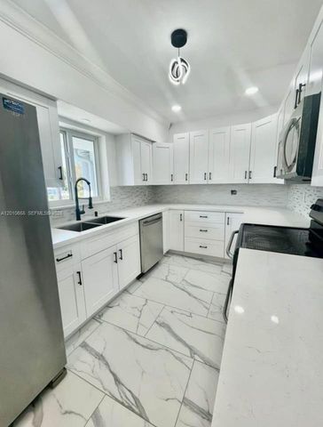 15925 NE 18th Ave, North Miami Beach, FL 33162