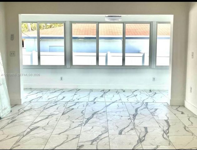 15925 NE 18th Ave, North Miami Beach, FL 33162